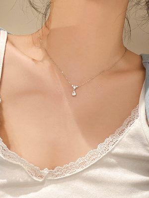 S925 Sterling Silver Super Flash Water Drop Necklace Light Luxury Elegant Ins Clavicle Chain Women's Simple Design High-end Jewelry