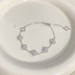 color: white gold