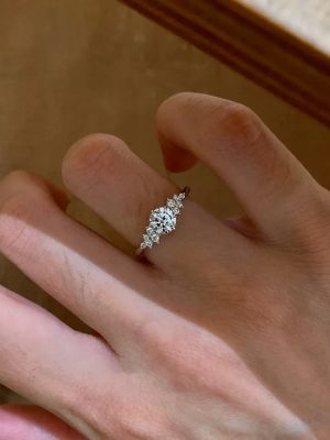 Little Red Riding Book ~ S925 Sterling Silver Berlin Love Letter Snowflake Super Flash Ring Women's Light Luxury Advanced ins Wind Ring
