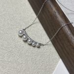 color: white gold