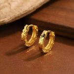 color: Ice Crushed Ice 18K Gold