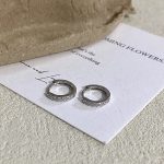 color: white gold
