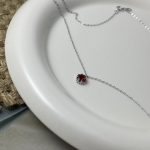 color: white gold