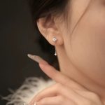 S925 Sterling Silver Plated 14K Gold Flash Diamond Tassel Four-leaf Clover Earrings Female Korean Elegant Personalized Earrings Earrings Ouni Na