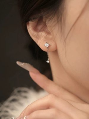 S925 Sterling Silver Plated 14K Gold Flash Diamond Tassel Four-leaf Clover Earrings Female Korean Elegant Personalized Earrings Earrings Ouni Na