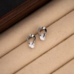 color: white gold