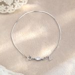 color: white gold