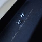 color: White gold pair (including earplugs)