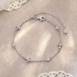 color: white gold