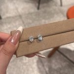 color: white gold