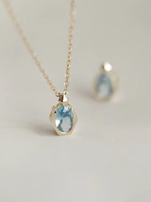 Japanese Style Light Luxury 925 Sterling Silver Plated 14K Gold Sea Blue Zircon Necklace Female Design Perfum Bottle Shaped Clavicle Chain Ouni Na
