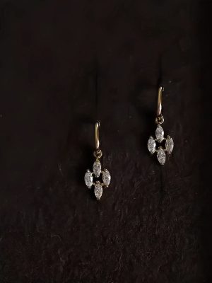 S925 Sterling Silver Plated 18K Gold Four Diamond Diamond Earrings Earrings Japanese Vintage Court Earrings Mini Earrings Women