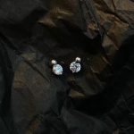 color: white gold