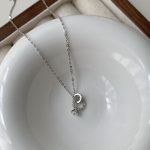 color: white gold