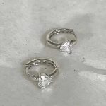color: White gold pair