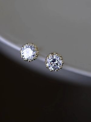 S925 Sterling Silver Plated 14k Gold Classic Vintage Single Diamond Crown Earrings Women's Fashionable All-match Shining Small Earrings