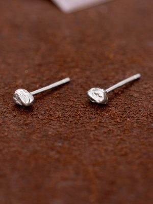 S925 Sterling Silver Irregular Pleated Texture Stone Earrings Small and Simple Design Distinctive Bean Earrings