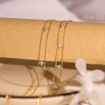 color: 4 Flowers +18K Gold