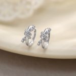 color: white gold