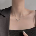 color: white gold