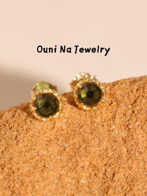 S925 Sterling Silver Vintage Olive Green Color Treasure Earrings Court Lace Round Emerald-tone Commuter Earrings Ouni Na
