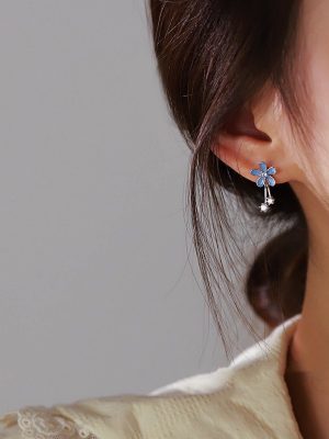 S925 Sterling Silver Plated Platinum Retro Gray Blue Flower Stud Earrings Design Cold Style Elegant Elegant Elegant Earrings for Women