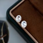 color: white gold