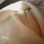 color: A pair of emerald sticks and earrings / size: 14K Gold