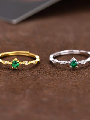 New Japanese and Korean Fashion Light Luxury S925 Sterling Silver Inlaid Emerald Ring Simple Design Court Style Ring