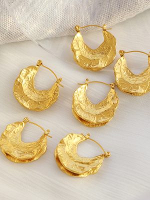 High-Key Dignified Stainless Steel Leaf Pendant Earrings All-Match Golden Ancient Ear Clip Unique Pleated Design Earrings