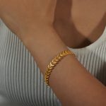 color: Z326-Gold Bangle