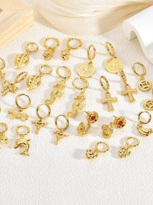 Elegant high-grade stainless steel earrings, mild luxury retro exaggerated earrings for women, designer gold stud earrings.