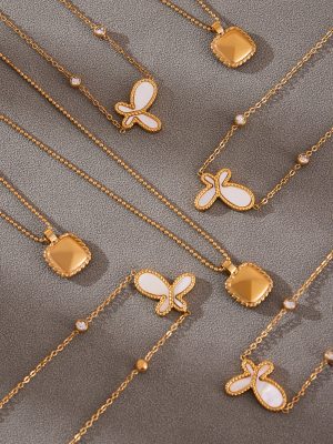 Artistic Elegant Butterfly Inlaid White Shell Ultra-Fine Clavicle Chain PVD Electroplated Simple Geometric Stainless Steel Pendant Necklace