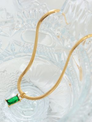 Design Stainless Steel Gold Plated Snake Bones Chain Retro Affordable Luxury Emerald Zircon Pendant Necklace