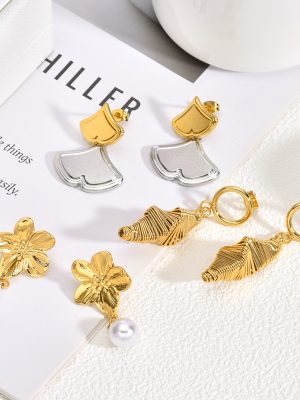 French-style pearl flower stainless steel earrings, vintage two-tone ginkgo leaf stud earrings, golden geometric spiral ear accessories.