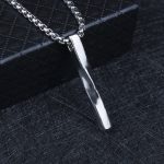 color: Twist Silver + Stainless Steel Chain