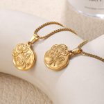 Light Luxury round Carved Pendant Necklace 18K Gold Plating Flower Personality Design Female
