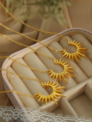 Sun Eight-Pointed Stars Clavicle Chain Plated 18K Advanced Light Luxury All-Match Women's Exquisite Necklace Design