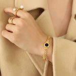 color: Z118 Gold Bangle