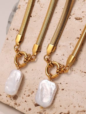 Personality Simple and Irregular Freshwater Shell Necklace Premium Snake Bone Chain Ornament