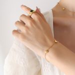 color: E317-Gold Vertical Heart Bracelet Bracelet -15+5cm