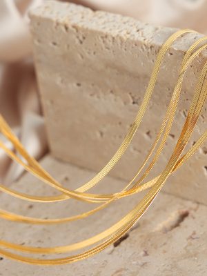 French Simplicity New Advanced Cold Stainless Steel Snake Bone Chain Personalized Graceful and Wild Ornament Women