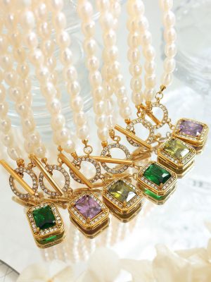Palace Freshwater Pearl Zircon Clavicle Necklace OT Buckle Design Light Luxury Temperament Mom Gift