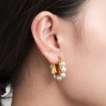 color: Cast Pearl Earrings Gold