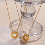 Stainless Steel round Scale Advanced Pendant Simple Graceful Design Clavicle Chain