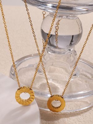 Stainless Steel round Scale Advanced Pendant Simple Graceful Design Clavicle Chain