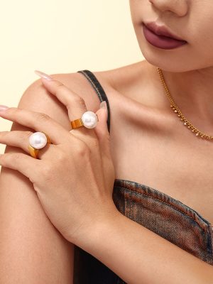 Big Shell Pearls Ring Graceful Personality Stainless Steel 18K Gold Plating Non-Fading Bracelet Female Jane