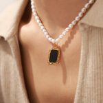 French Style Elegant Graceful Gentle Freshwater Pearl Casual Ornament Diamond Square Plate Acrylic Pendant Stainless Steel Necklace