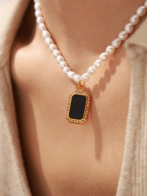 French Style Elegant Graceful Gentle Freshwater Pearl Casual Ornament Diamond Square Plate Acrylic Pendant Stainless Steel Necklace
