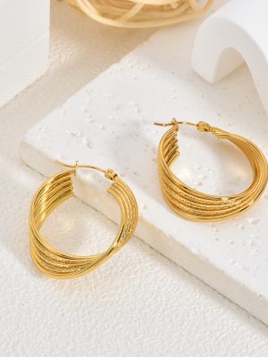 Golden stainless steal earrings, light luxury, high-end, exaggerated simple bracelet, women's designer ear clip.